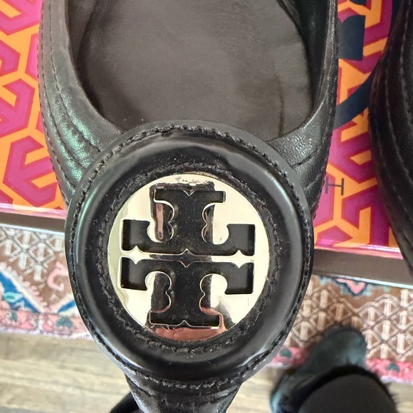 Gorgeous “Tory Burch” Slip on Shoes - Picture 3 of 11